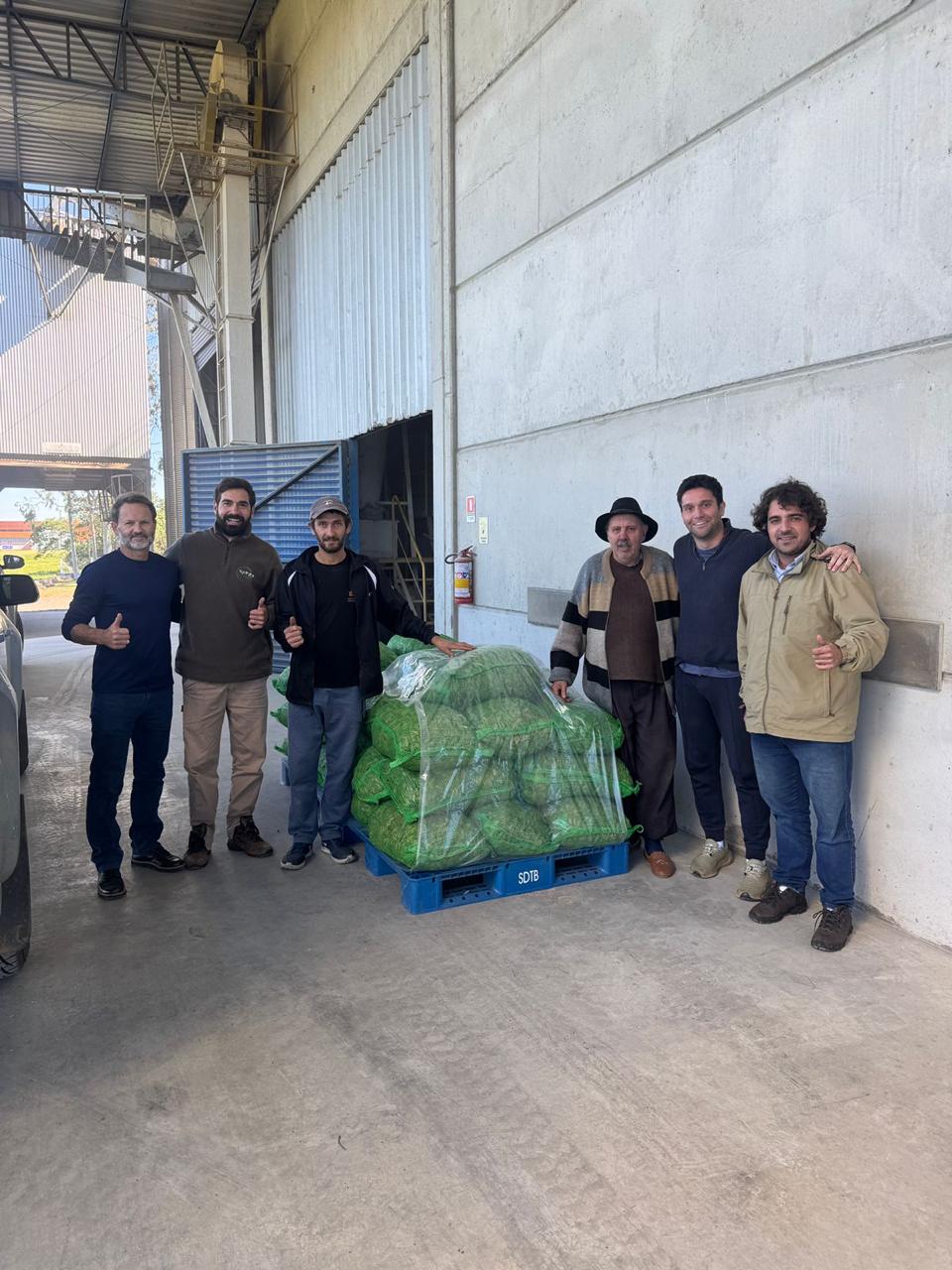 Equipe Agro Bridge com produtores
